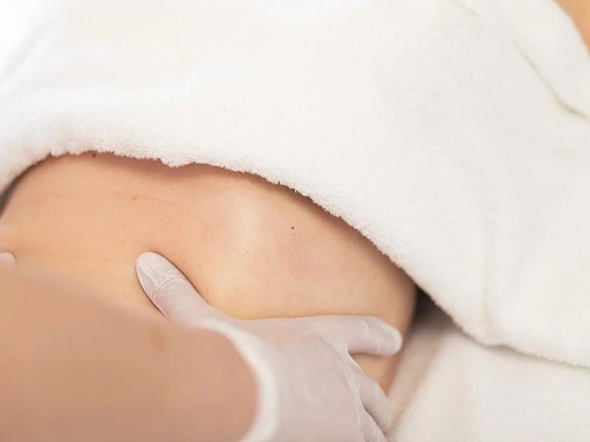 Tratamiento corporal profesional en Esencia Estética Campo Real