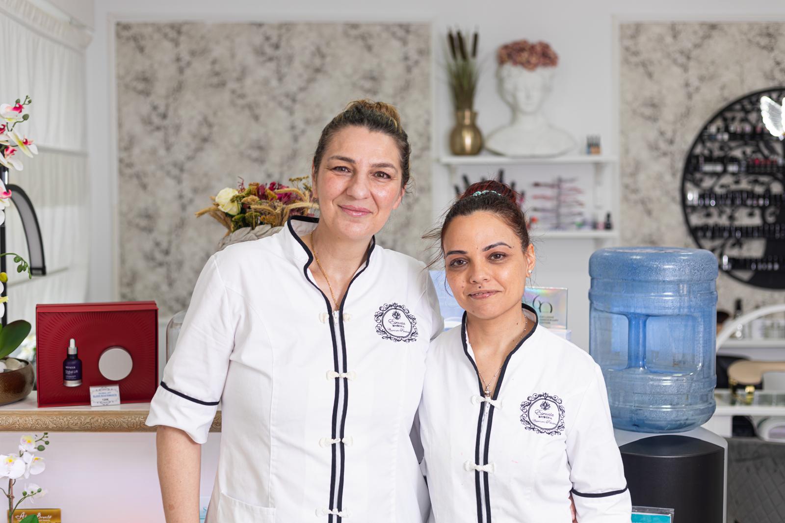 Equipo profesional de Esencia Estética en Campo Real, especialistas en diagnosis y tratamientos faciales avanzados